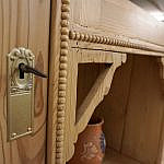 Jugendstilbuffet Weichholz Detail Oberteil