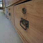 Weichholzschrank dreitürig