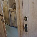 Weichholzschrank dreitürig